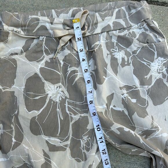 Venti 6 Joggers, Floral Print with studded down sides, Made in Italy , Soft, S - Picture 11 of 14